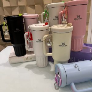 Copo com Chaveiro Stanley